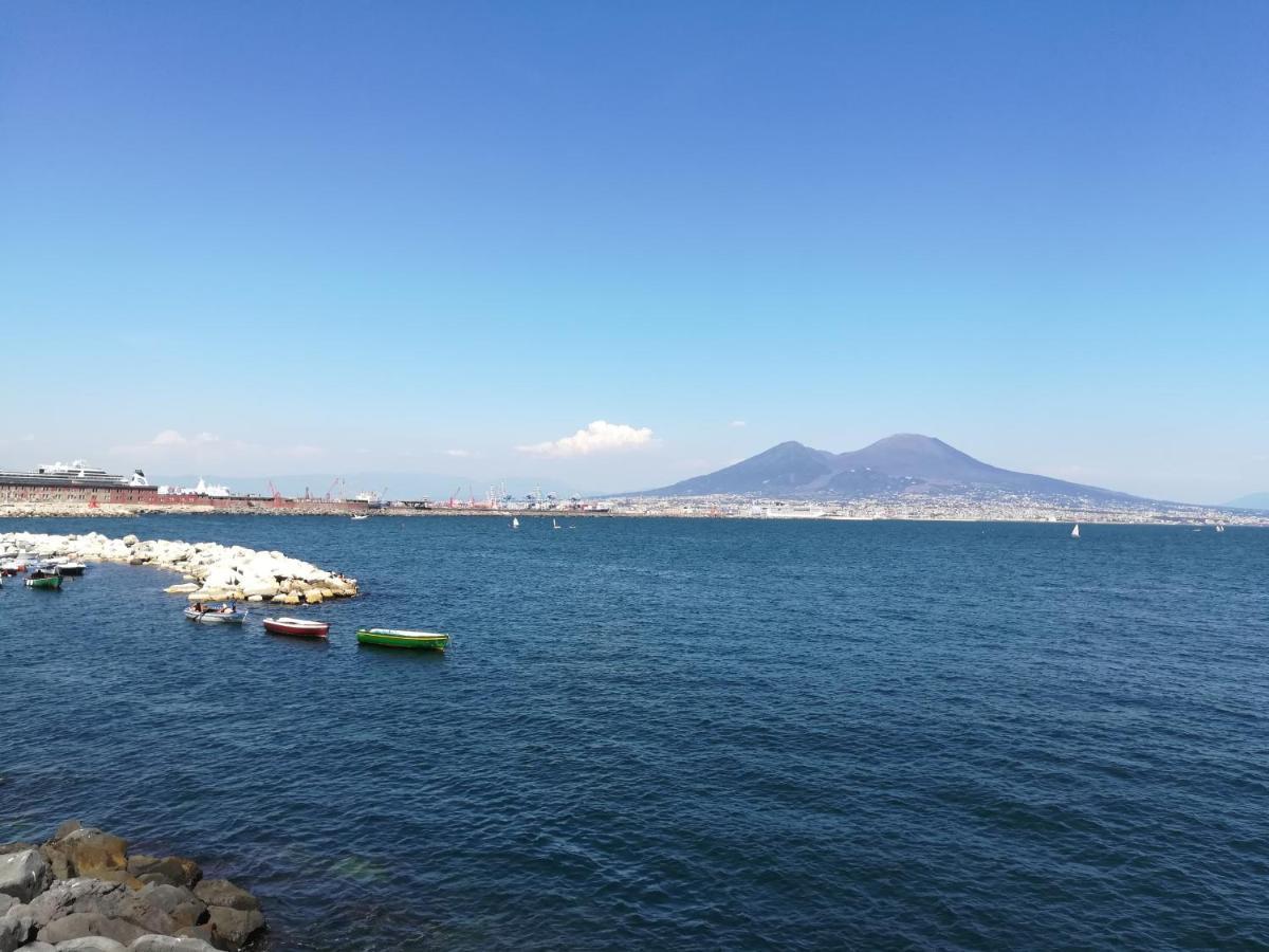 "Dint E Viche E Napule" Guest House Napoli Exterior foto