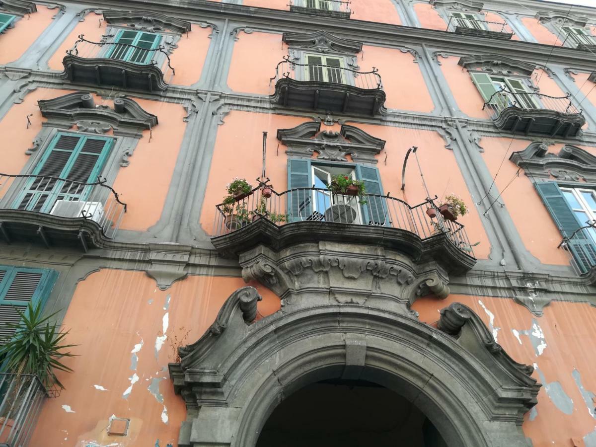 "Dint E Viche E Napule" Guest House Napoli Exterior foto